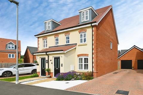 3 bedroom semi-detached house for sale, Daisy Drive, South Wootton, King's Lynn