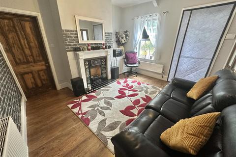 1 bedroom semi-detached bungalow for sale, Kirkgate, Hanging Heaton, Batley