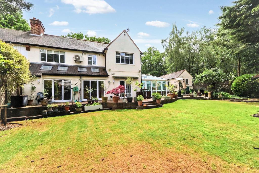 House exterior, garden