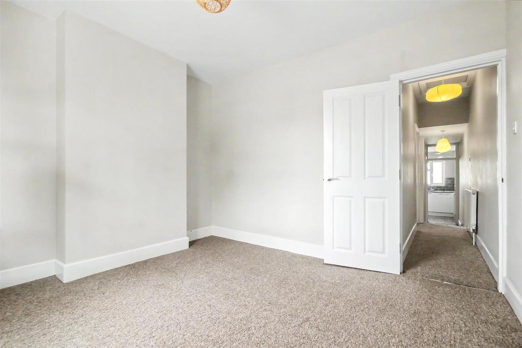 Apartment in Cambridge, Romsey - View 4