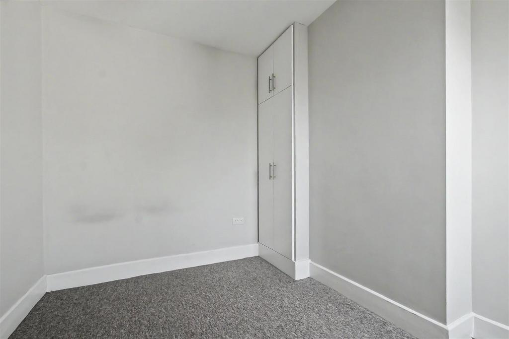 Apartment in Cambridge, Romsey - View 5