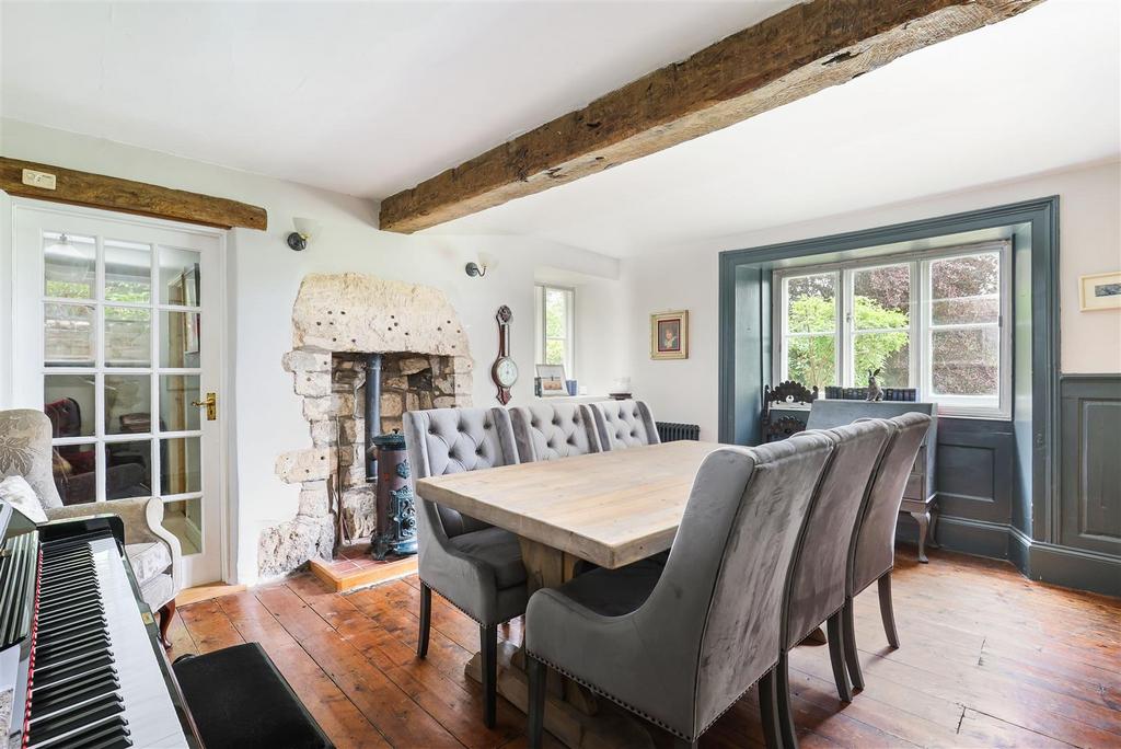Dining room, fireplace