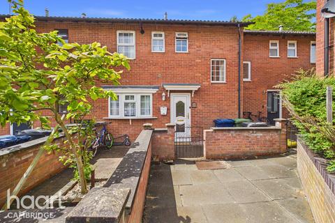 Terraced house - Tweedsmuir Court, Cambridge