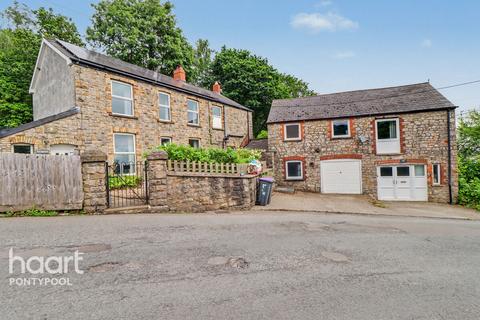3 bedroom detached house for sale, Pentrepiod Road, Pontypool