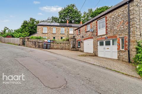3 bedroom detached house for sale, Pentrepiod Road, Pontypool