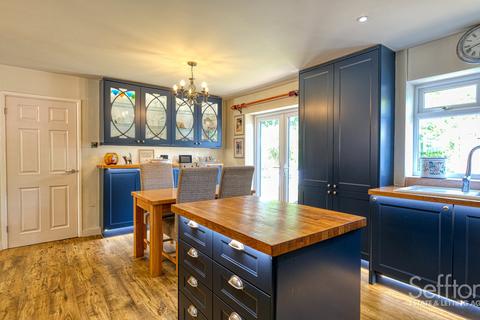 2 bedroom detached bungalow for sale, Thunder Lane, Norwich, Norfolk