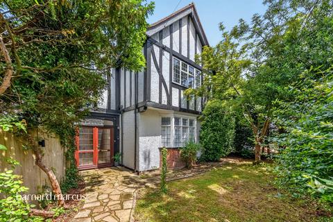 4 bedroom detached house for sale, Whitgift Avenue, South Croydon