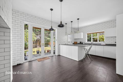 4 bedroom detached house for sale, Whitgift Avenue, South Croydon