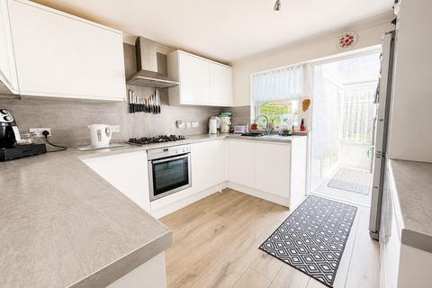 3 bedroom bungalow for sale, Carisbrooke Road, Gosport