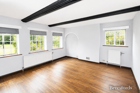 6 bedroom detached house to rent, Stock Lane, CM4