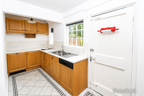 6 bedroom detached house to rent, Stock Lane, CM4