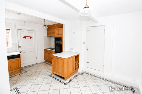 6 bedroom detached house to rent, Stock Lane, CM4