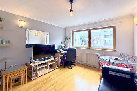 2 bedroom flat for sale, Ambleside Close, London