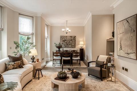 2 bedroom apartment for sale, Allen House, 8 Allen Street, Kensington, London, W8 6BH
