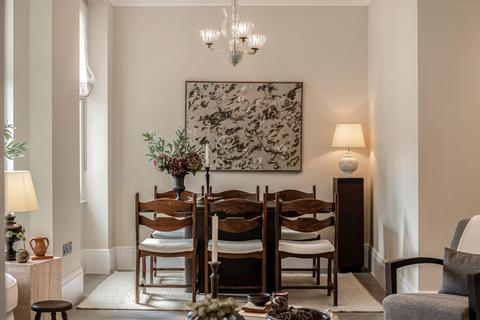 2 bedroom apartment for sale, Allen House, 8 Allen Street, Kensington, London, W8 6BH