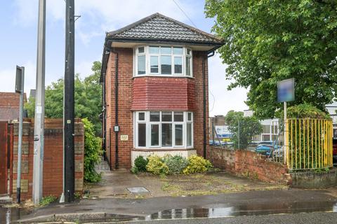 2 bedroom detached house for sale, Cedar Road, Southampton, Hampshire, SO14
