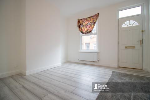 3 bedroom terraced house for sale, Thurman Street, NOTTINGHAM, NG7 5AU