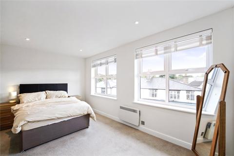 2 bedroom flat to rent - St. Martins Court, 37 Queens Road, Weybridge, Surrey, KT13