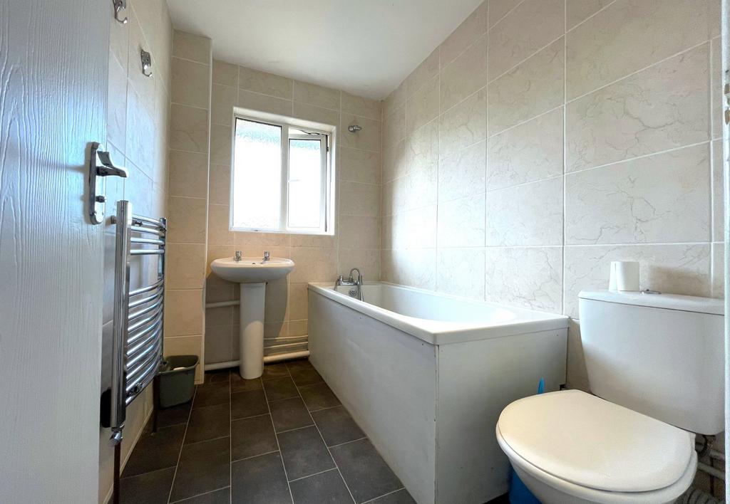 Apartment in Hayes - View 2