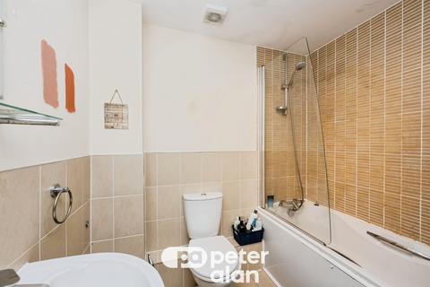 2 bedroom flat for sale, Meadow Bank, Llandarcy, NEATH