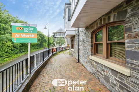 2 bedroom flat for sale, Meadow Bank, Llandarcy, NEATH