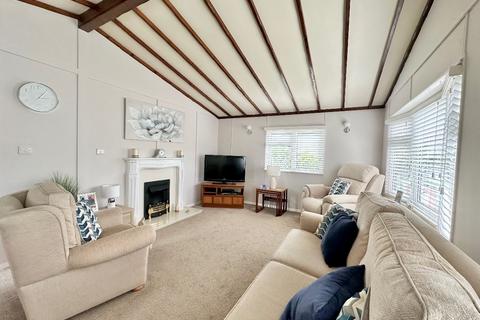 2 bedroom park home for sale, North End, Cummings Hall Lane, Noak Hill, Romford
