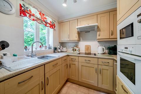 2 bedroom flat for sale, Cadogan Court, Fleet GU51