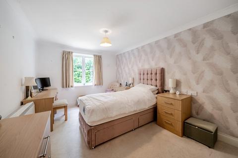 2 bedroom flat for sale, Cadogan Court, Fleet GU51