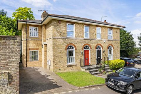 Waldron Road, Harrow on the Hill Village