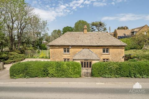 3 bedroom detached house for sale, Newtown, Toddington GL54