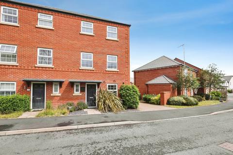 Semi-detached house - Perrins Way, WORCESTER, Worcestershire, WR3