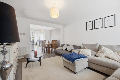 3 bedroom semi-detached house to rent, Shuna Street, Glasgow, G20