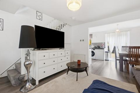 3 bedroom semi-detached house to rent, Shuna Street, Glasgow, G20