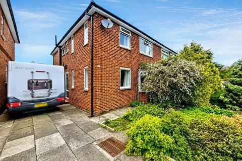 Semi-detached house - Guisborough Road, Nunthorpe, Middlesbrough, North Yorkshire, TS7 0JS