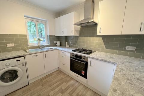 2 bedroom semi-detached bungalow for sale, Stratford Place, Lymington, Hampshire. SO41 9TL