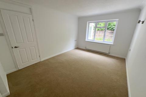 2 bedroom semi-detached bungalow for sale, Stratford Place, Lymington, Hampshire. SO41 9TL