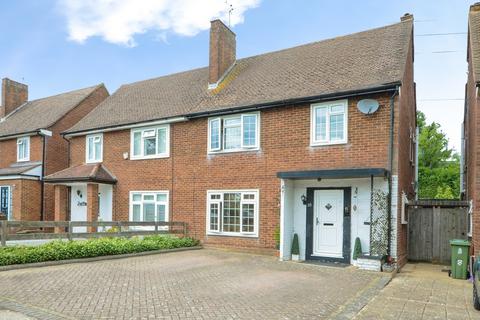 Springfield Gardens, Ruislip, HA4