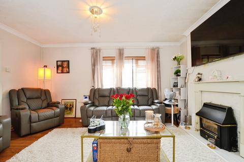 3 bedroom semi-detached house for sale, Springfield Gardens, Ruislip, HA4
