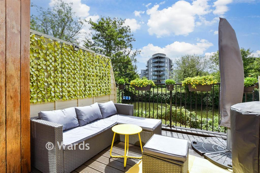2 bedroom flat for sale