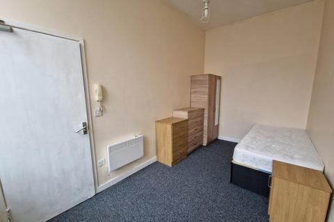 1 bedroom in a house share to rent, Mitford Street, Stretford, Manchester, M32 8AQ