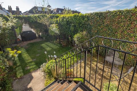 3 bedroom townhouse for sale, Harvest Lane, Thames Ditton KT7