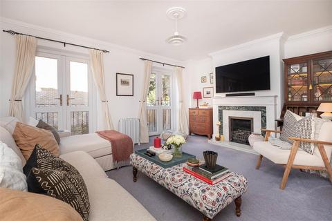 3 bedroom townhouse for sale, Harvest Lane, Thames Ditton KT7
