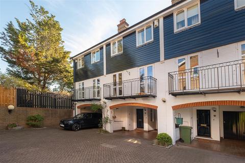 3 bedroom townhouse for sale, Harvest Lane, Thames Ditton KT7