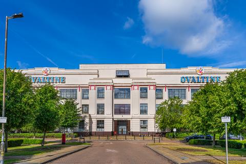 3 bedroom penthouse for sale, Ovaltine Drive, Kings Langley, WD4