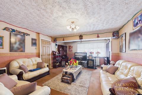 4 bedroom semi-detached house for sale, West Mead Court, Standens Barn, NN3 9DB