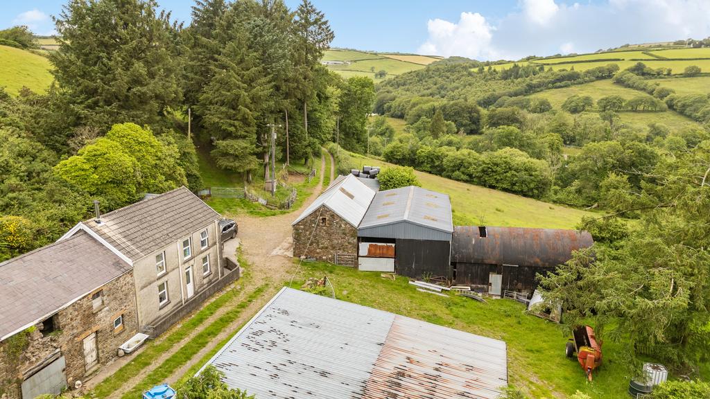 House in Llannon - View 2