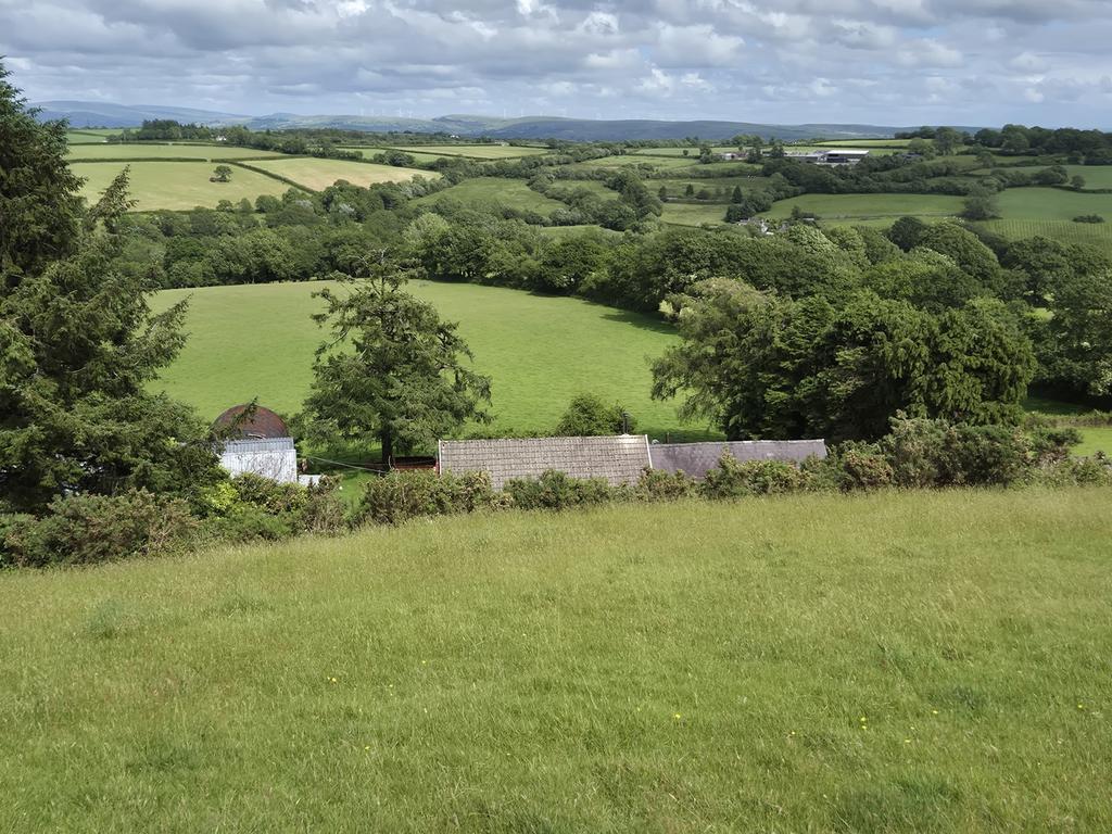 House in Llannon - More