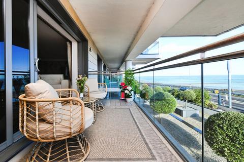 3 bedroom flat for sale, The Leas, Westcliff-on-Sea, Essex, SS0
