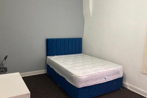 3 bedroom terraced house to rent, Lovaine Street, Middlesbrough