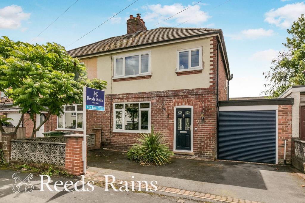 3 bedroom semi-detached house for sale